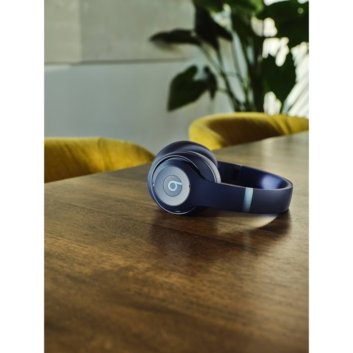 Beats Studio Pro  Wireless Headphones 8
