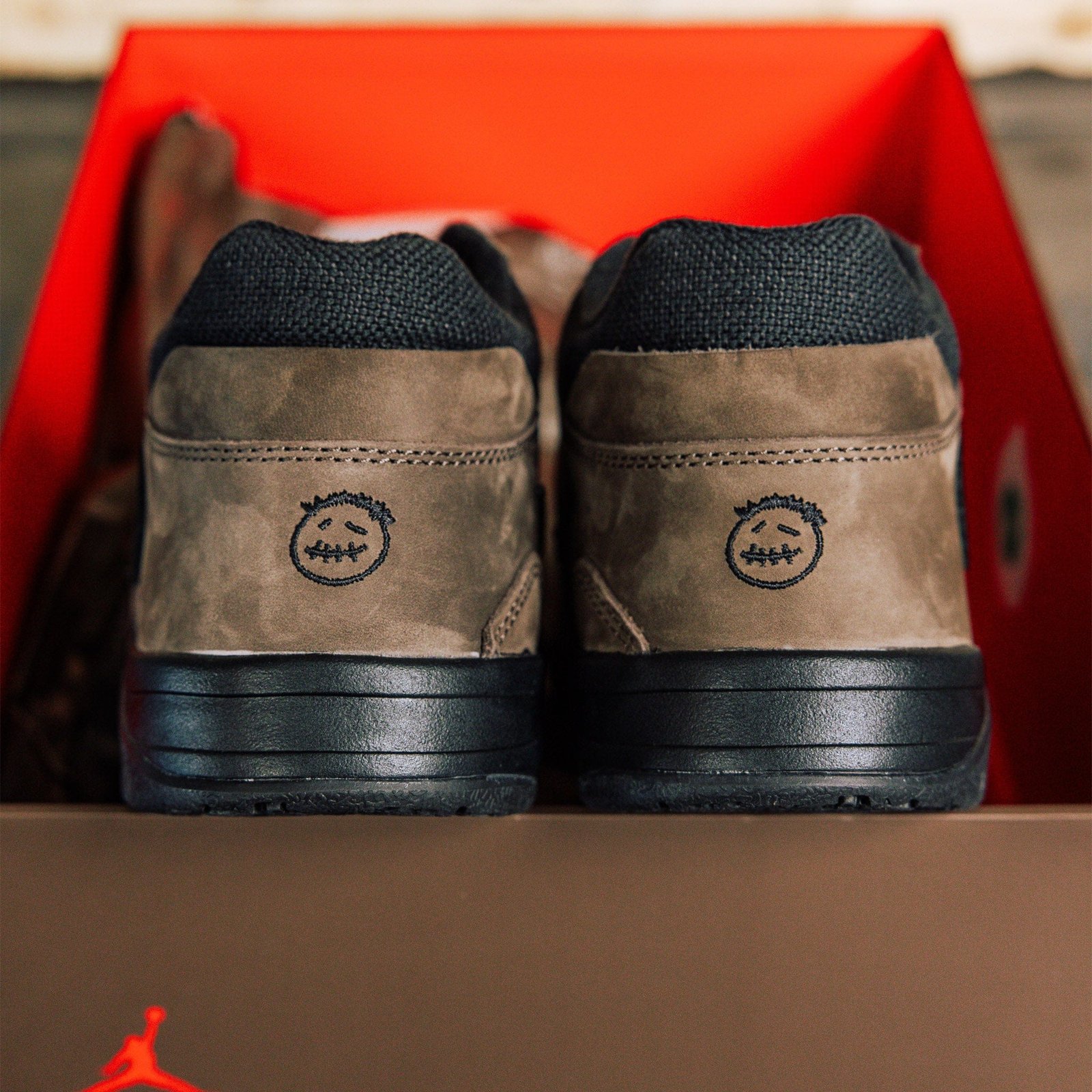 Travis Scott x Jordan Jumpman Jack TR ‘Dark Mocha’ 5